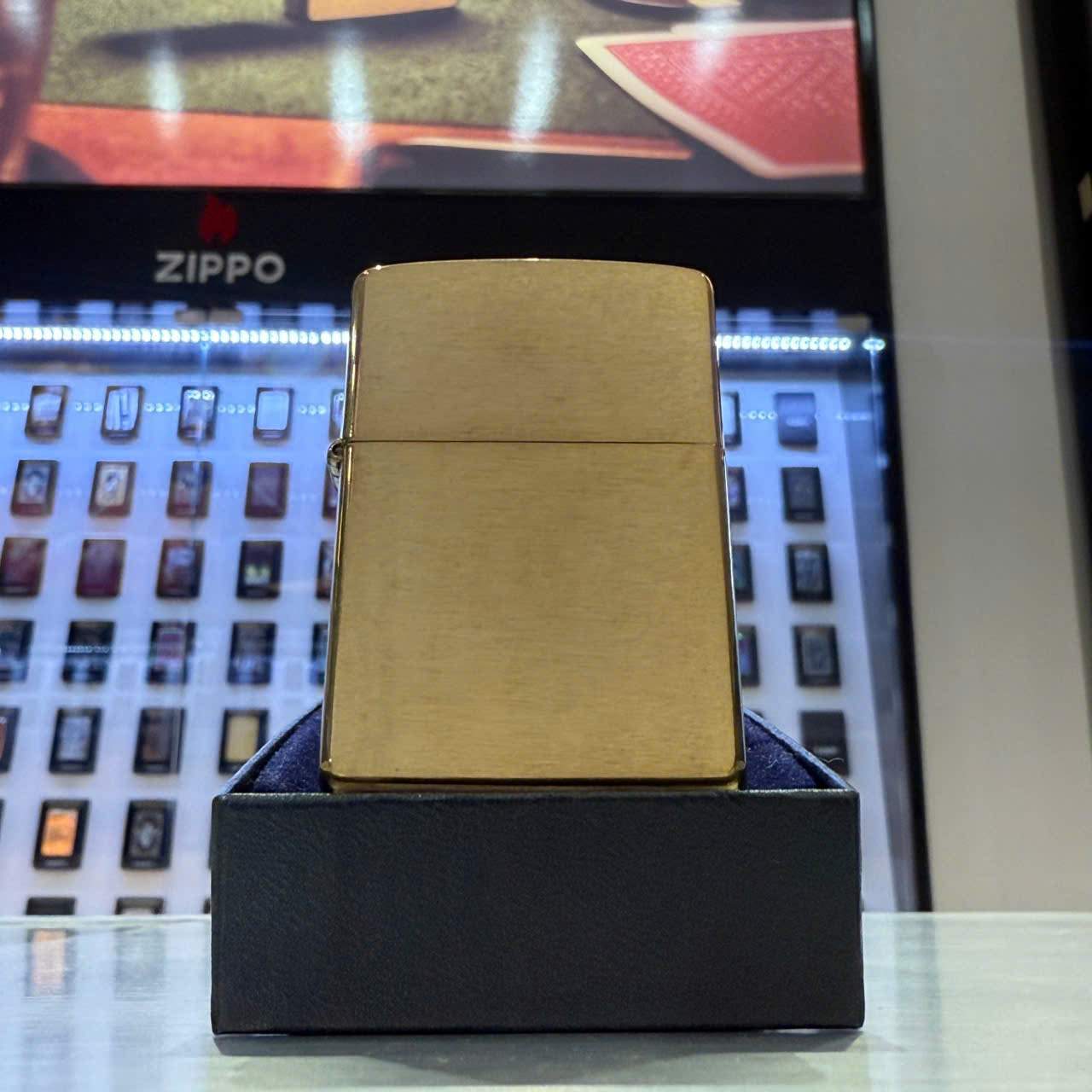 Zippo 204b brushed brass - Hình ảnh 2