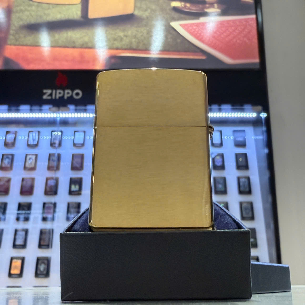 Zippo 204b brushed brass - Hình ảnh 3