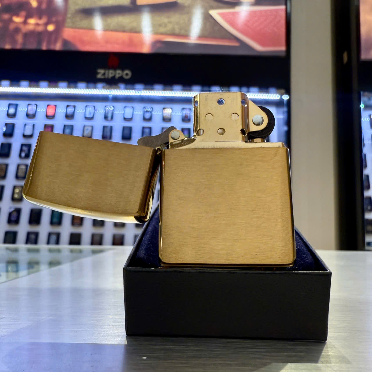 Zippo 204b brushed brass - Hình ảnh 4